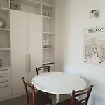 Youhosty - Navigli View מילאנו
