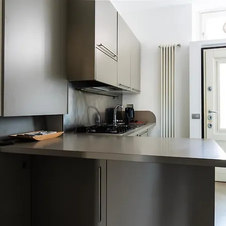 Youhosty - Navigli View * Милан