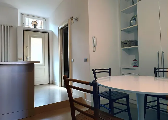 Youhosty - Navigli View Daire Milano